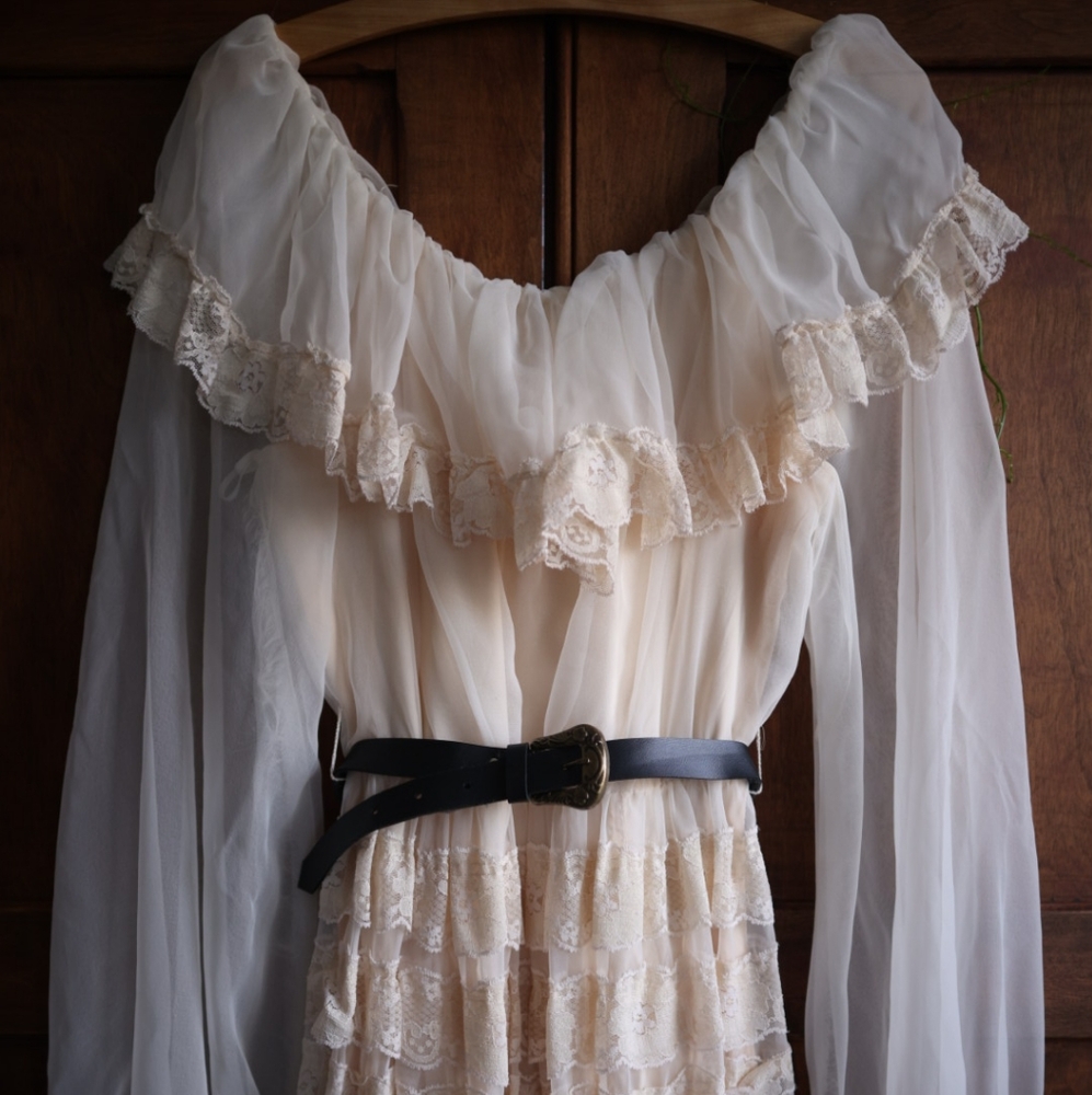 Elegant Cream Lace Dress